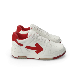Baskets de sport blanc cassé rouge